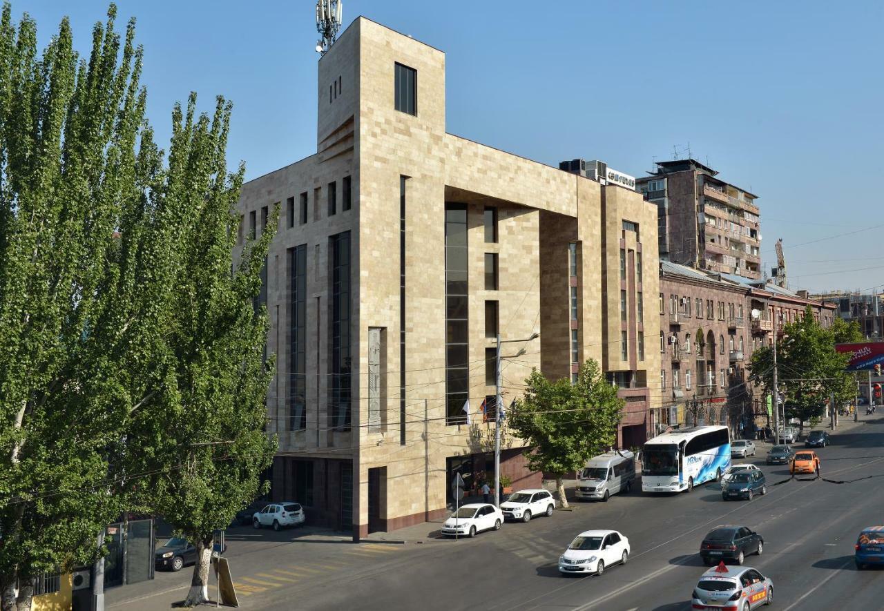 Ani Central Inn Yerevan Bagian luar foto